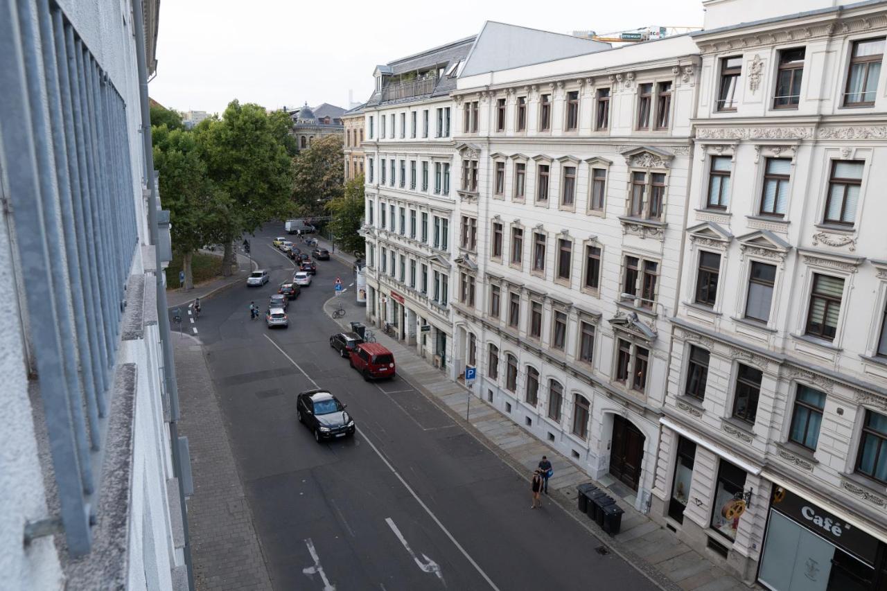 Fullhouse - - R31 - Elevator - Southern City Center Apartment *